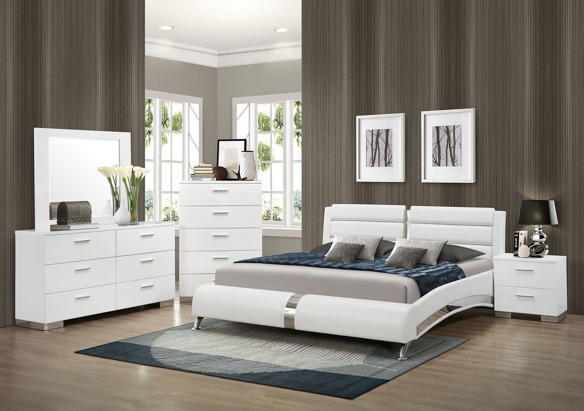 Jeremaine California King Bedroom Set White