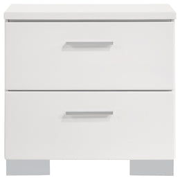 Jeremaine California King Bedroom Set White