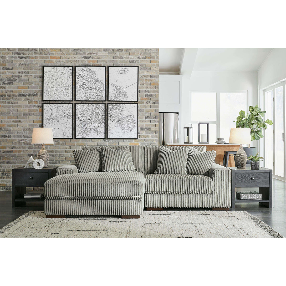 Diamond Modern Furniture Exclusive Design Lindyn Fabric 2 pc Sectional 2110516/2110565