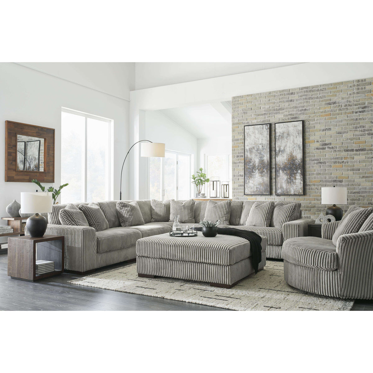 Diamond Modern Furniture Exclusive Design Lindyn Fabric Ottoman 2110508