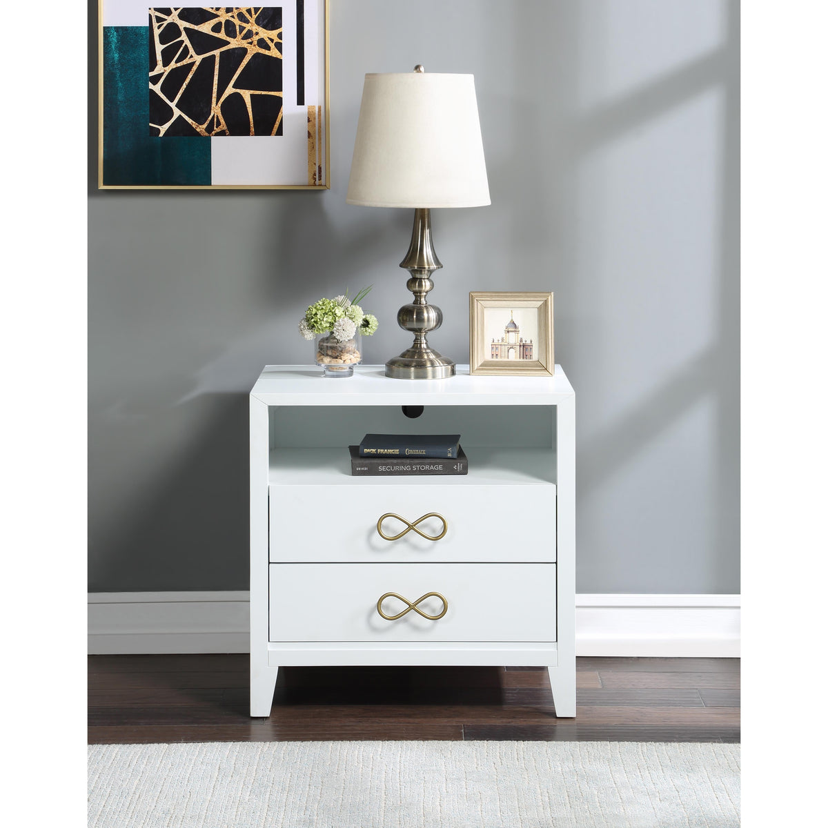 Meridian Bowtie White / Gold Night Stand