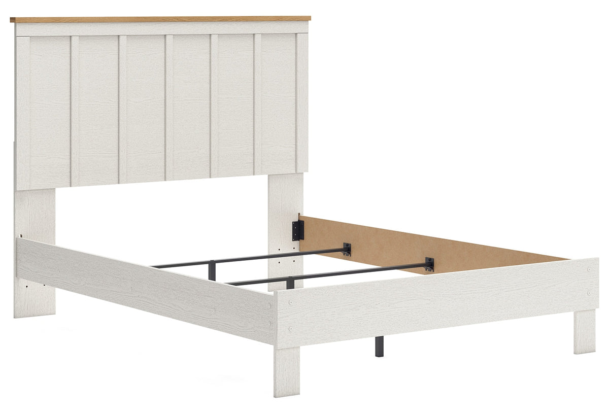Linnocreek Panel Bed