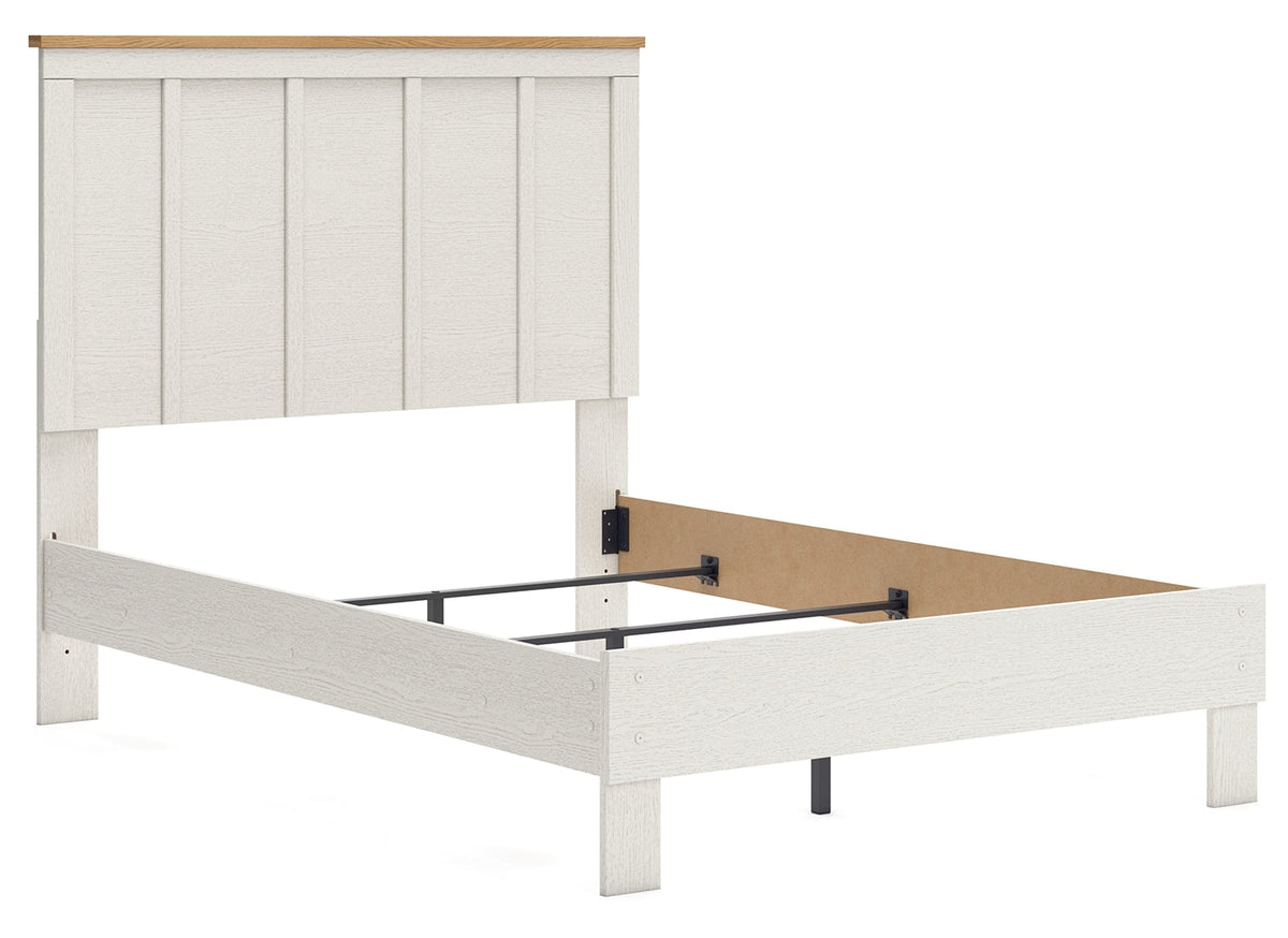 Linnocreek Panel Bed