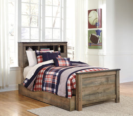 Trinell Poster Bed