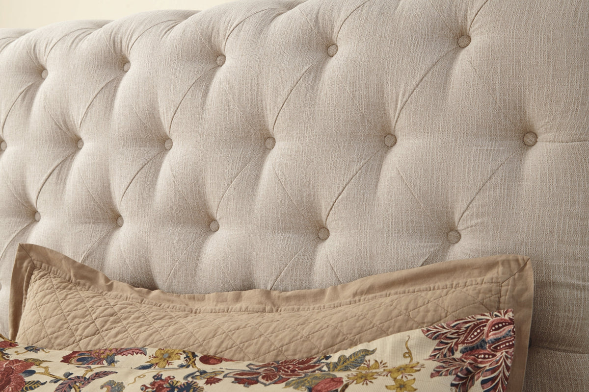 Willenburg Upholstered Sleigh Bed
