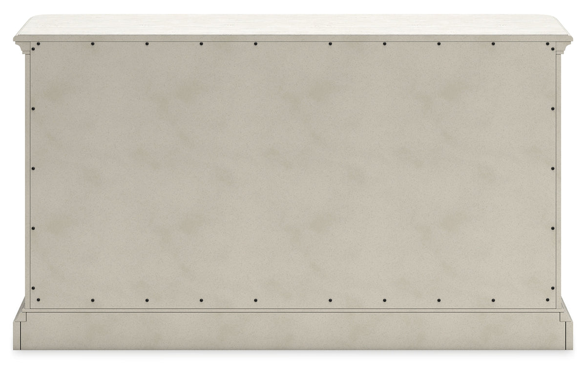 Arlendyne Dining Room Server
