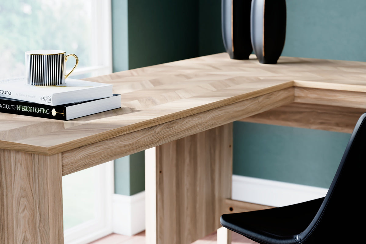 H3929 - Desk