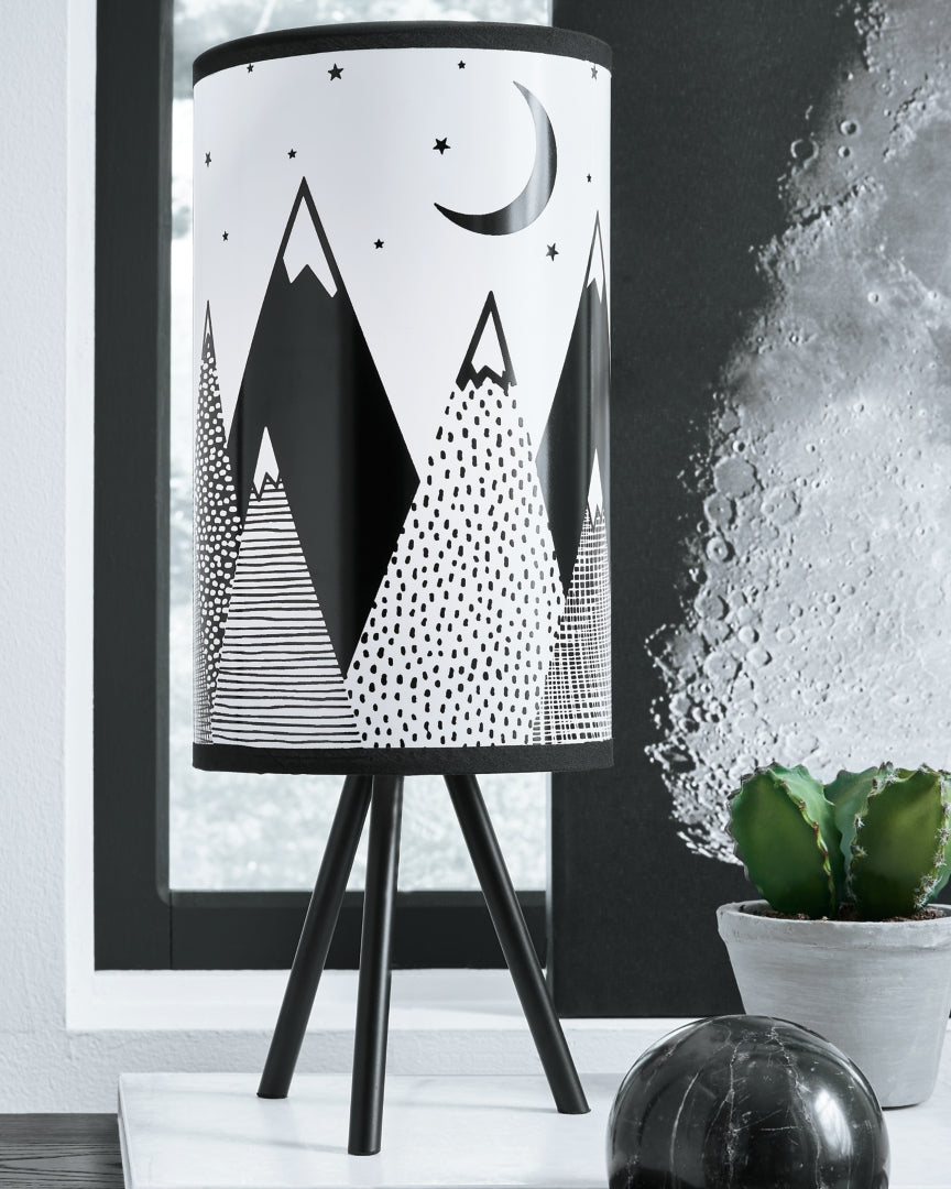Manu Metal Table Lamp (1/CN)