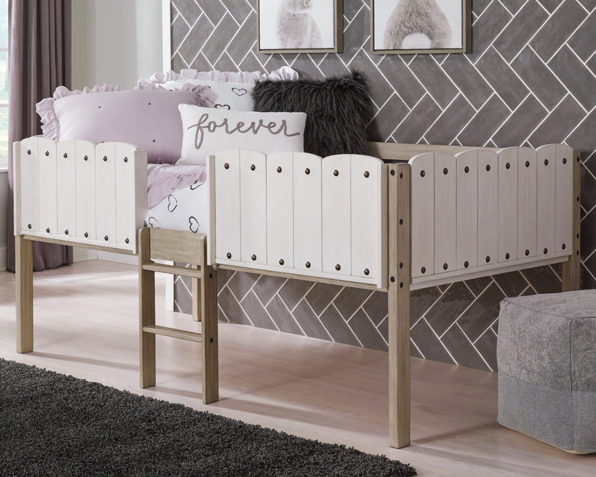 Wrenalyn Twin Loft Bed