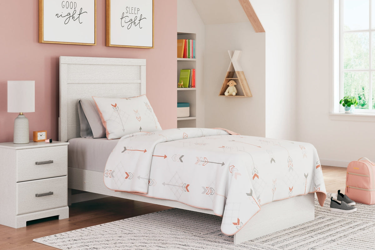 Stelsie Panel Bed