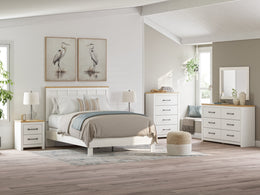 Linnocreek Panel Bed