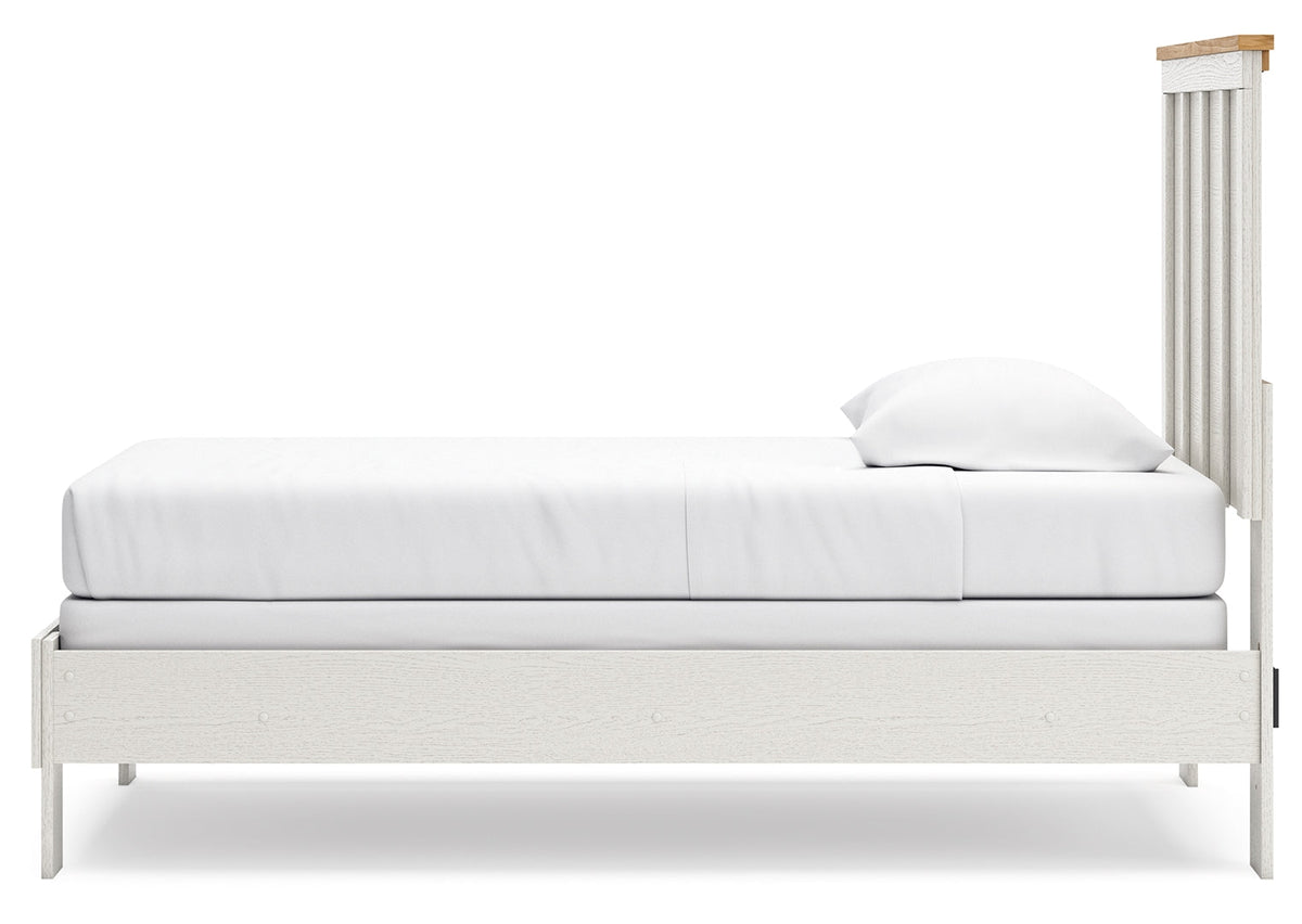 Linnocreek Panel Bed