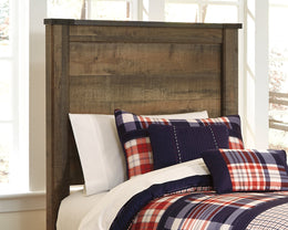 Trinell Poster Bed