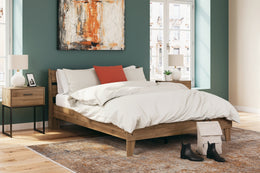 Deanlow Platform Bed